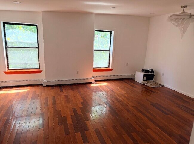 Building Photo - 236 Grove St