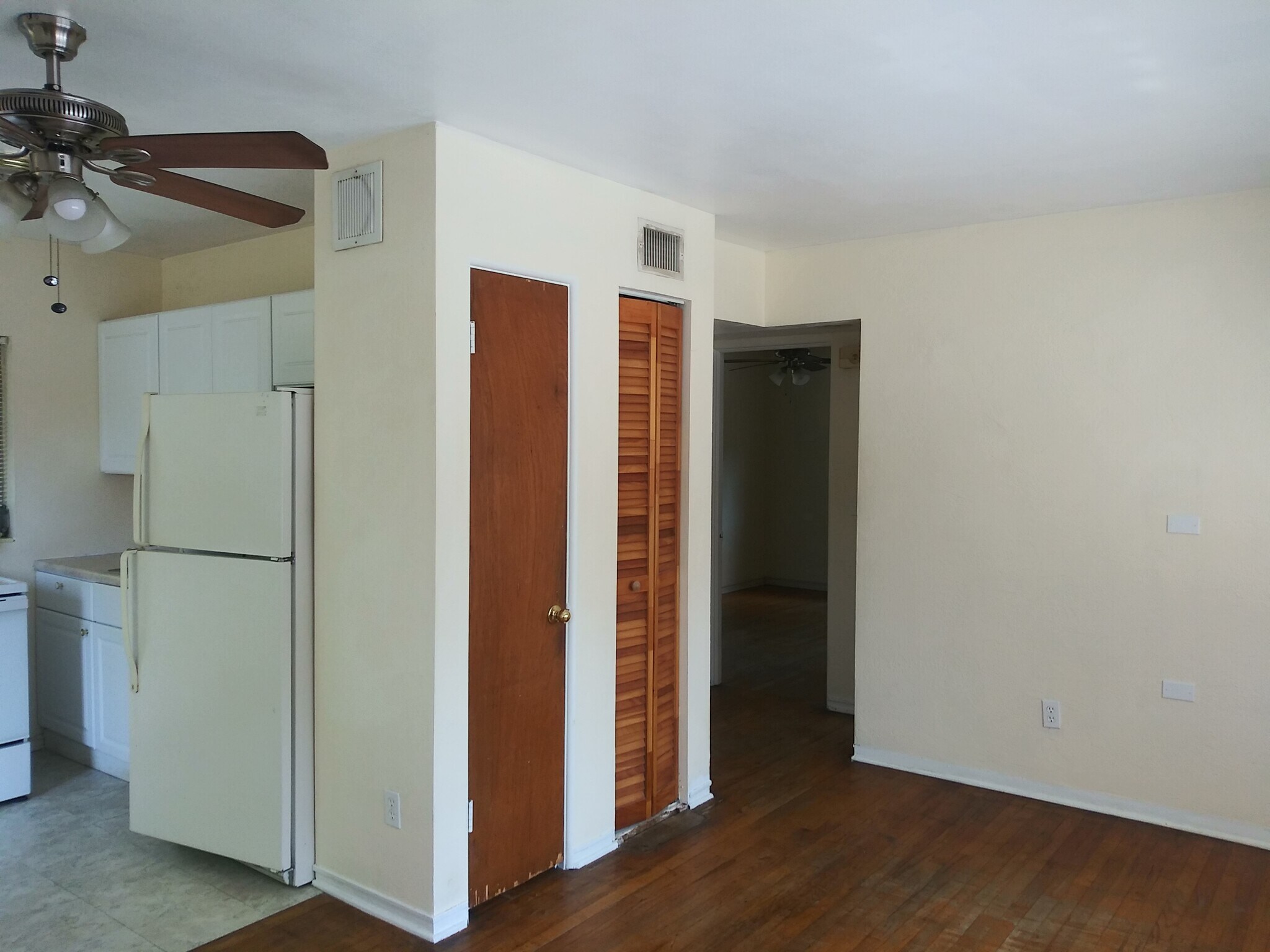 Central A/C - 607 S Summerlin Ave