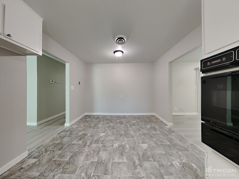 Building Photo - 1508 Crestview Dr