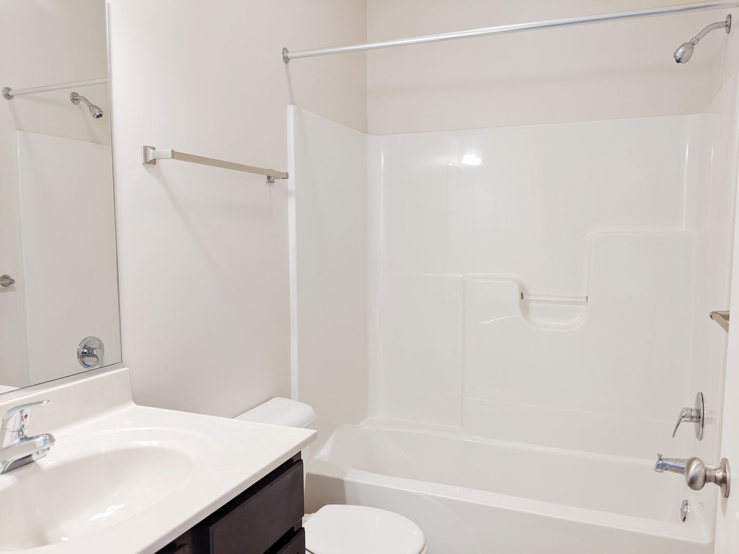 Building Photo - Sixth &amp; Washington