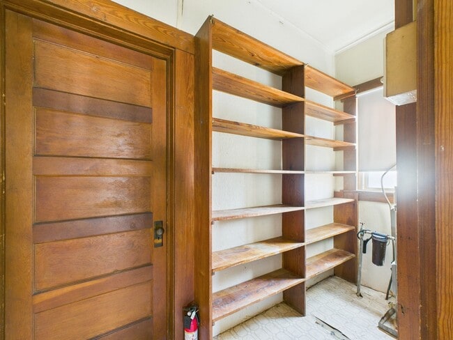 Building Photo - Beautiful Hill Country Farm House