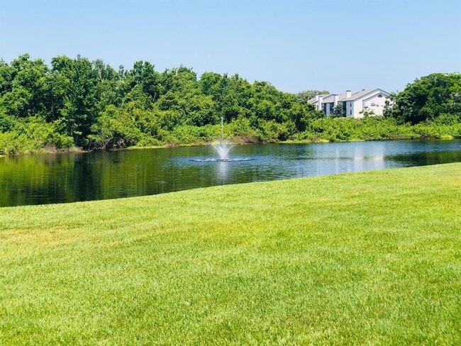 Building Photo - 2740 Oak Park Way