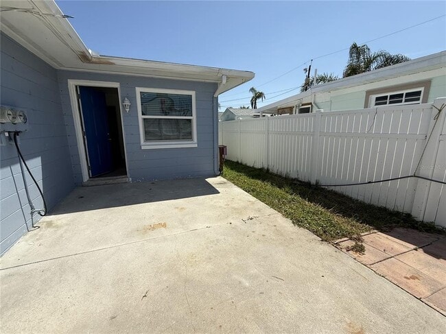 Building Photo - 13202 Boca Ciega Ave