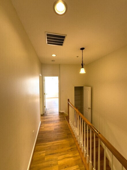 Building Photo - 8010 Pennington Dr