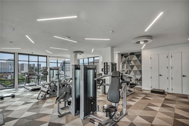 Building Photo - 800 Embassy Dr