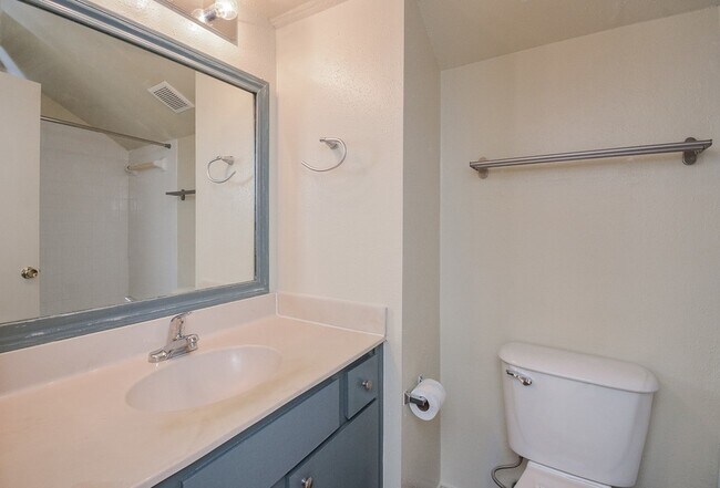 Building Photo - 2023 Gentryside Dr