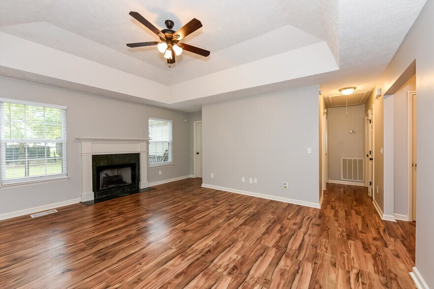 Building Photo - 209 Priest View Dr