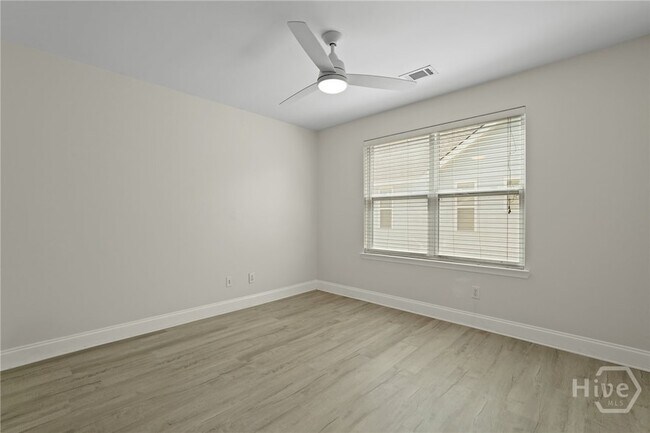 Building Photo - 243 Clearwater Cir