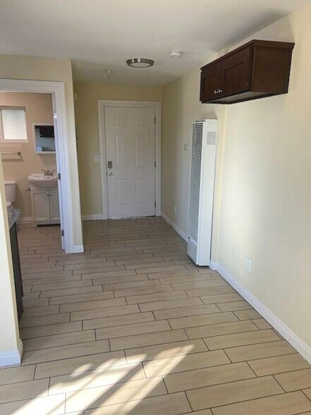 Building Photo - 3856 Normandie Ave