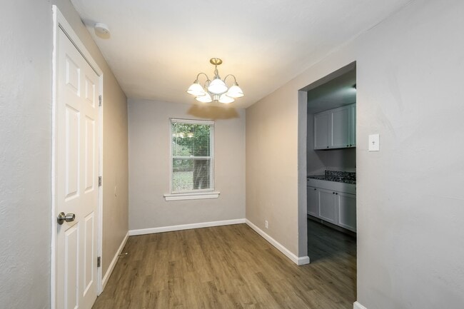 Building Photo - 405 Jean Ave