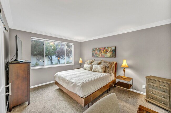 Building Photo - 4731 Ellicott Wy