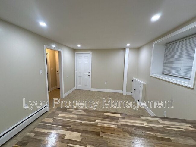 Building Photo - 51 Adelaide Ave