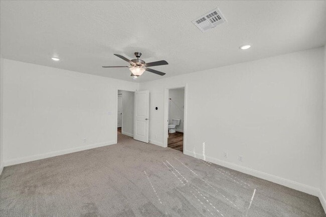 Building Photo - MODERN 3-BEDROOM TOWNHOME IN DESERT COLOR ...