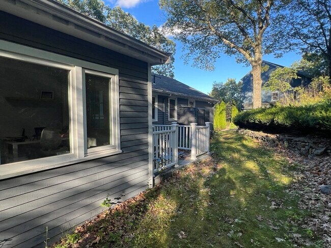 Building Photo - 25 Berkshire Dr