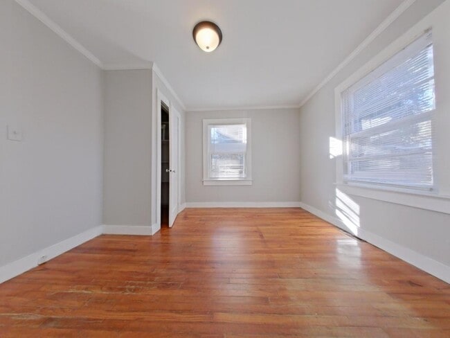 Building Photo - 197 Spring Garden Cir