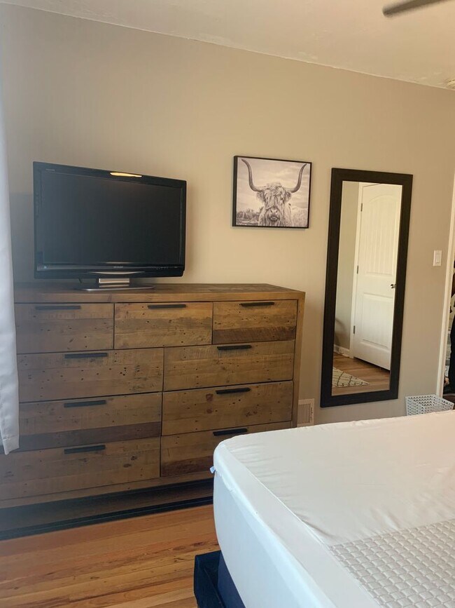 Building Photo - Gorgeous Home in Bountiful!