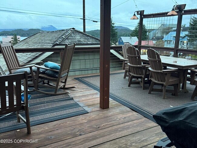 Building Photo - 623 Grant St