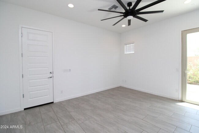 Building Photo - 259 E Sagittarius Pl