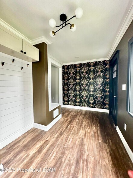 Building Photo - 44 Shoemaker St