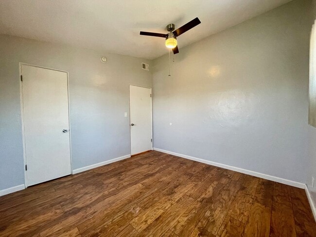 Building Photo - Gorgeous 3 Bedroom 2 Bathroom Home In Lemo...