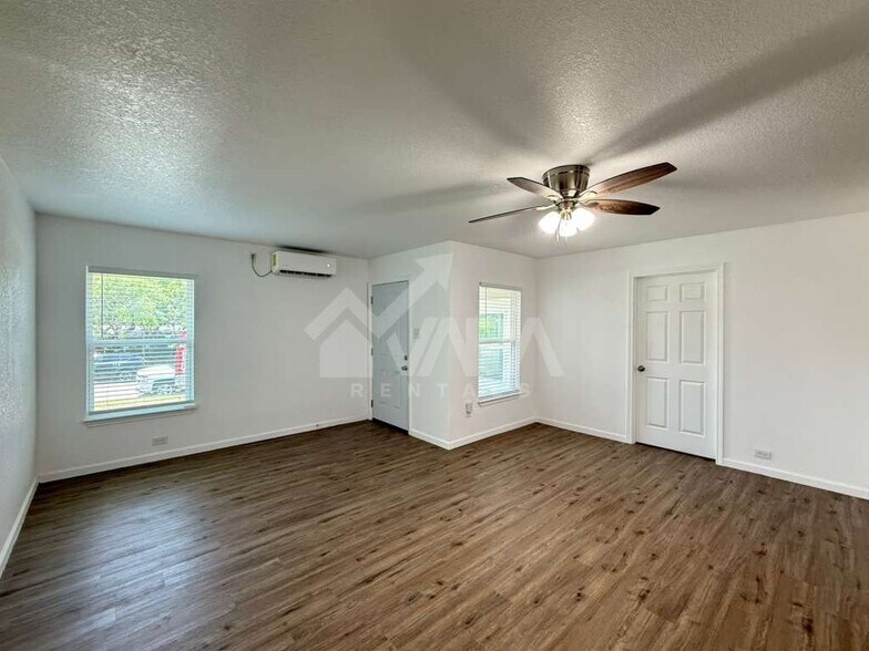 Building Photo - 515 Blakeley Dr
