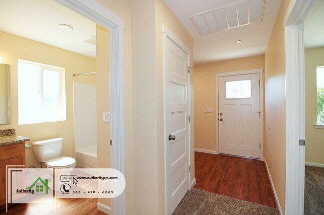 Building Photo - 9657 Swasey Dr