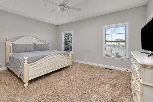 Building Photo - 505 Mariners Cir