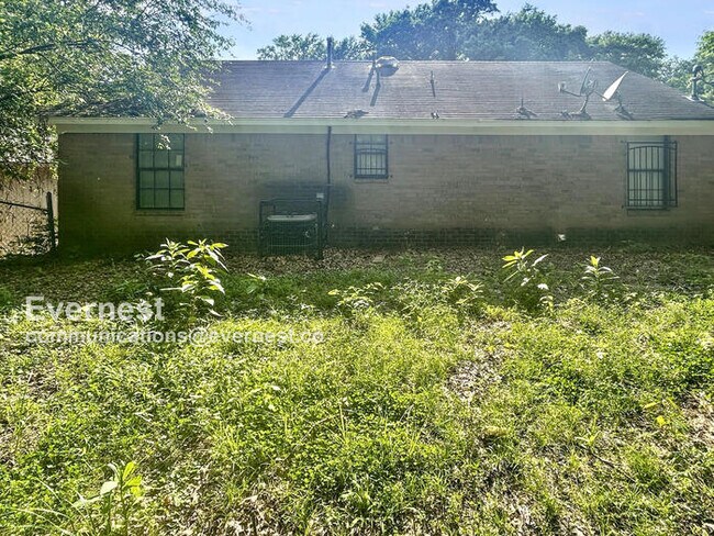 Building Photo - 3582 Kensett Dr