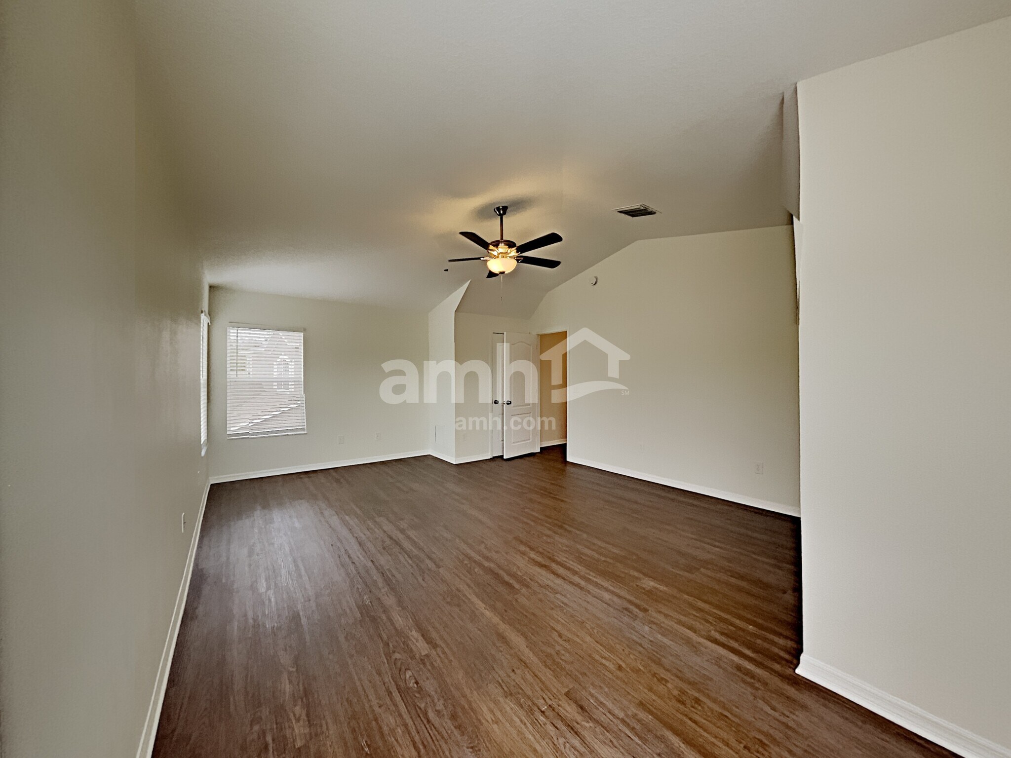 Building Photo - 9848 Edmonton Dr