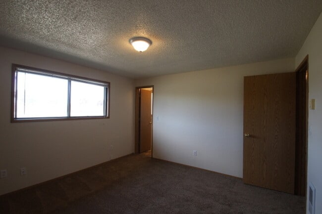 Building Photo - 3107 NE Whitman Ave