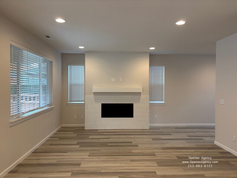 Building Photo - 15017 Tyee Dr E