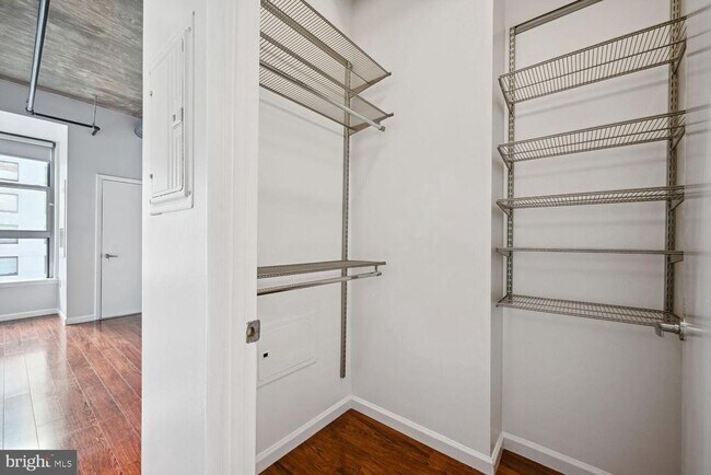 Building Photo - 1300 N St NW