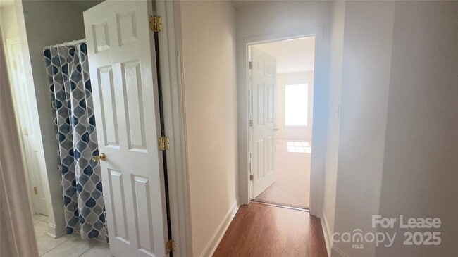Building Photo - 5316 Oaktree Dr