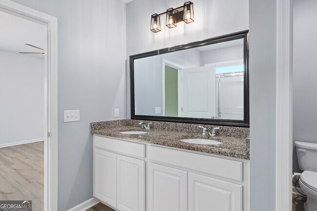 Building Photo - 120 Greenbriar Dr