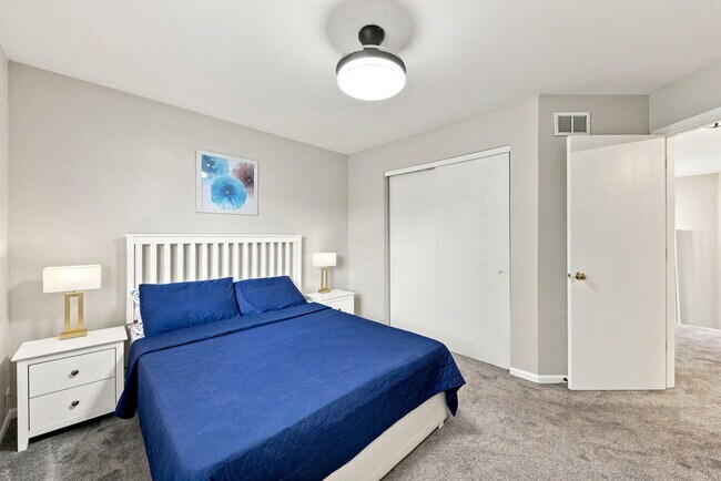 Building Photo - 2052 Shady Grove Ct