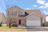 Building Photo - 905 Thorn Creek Dr