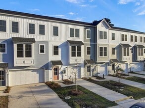 Building Photo - 1046 Old Cypress Run