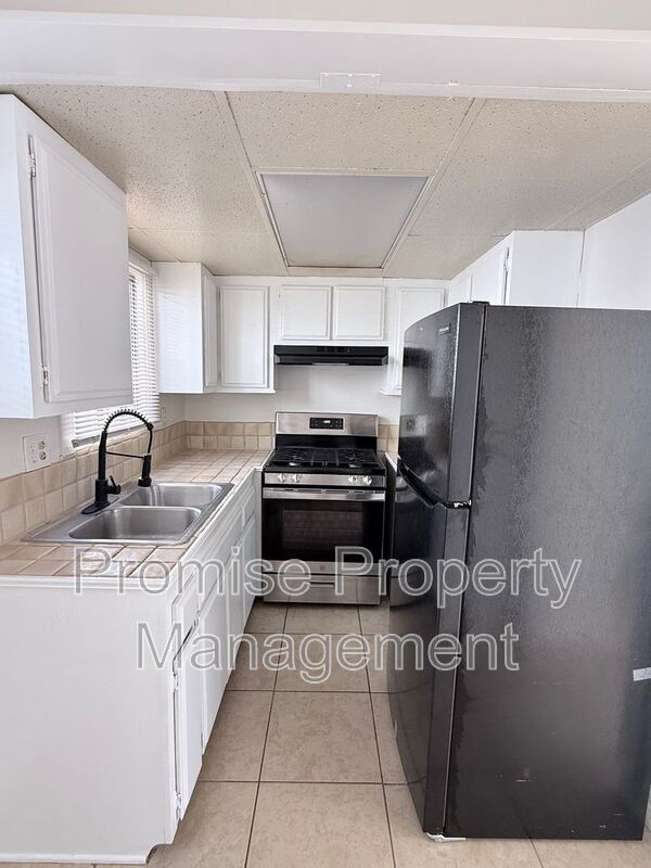 Building Photo - 608 Surfrider Way