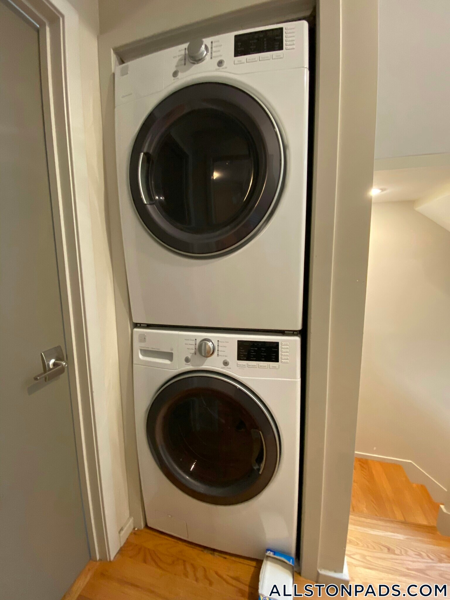 Building Photo - 55 Glenville Ave