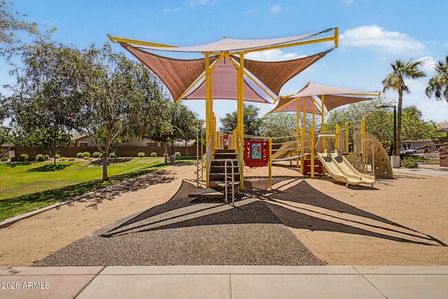 Building Photo - 1360 W Joshua Tree Ave