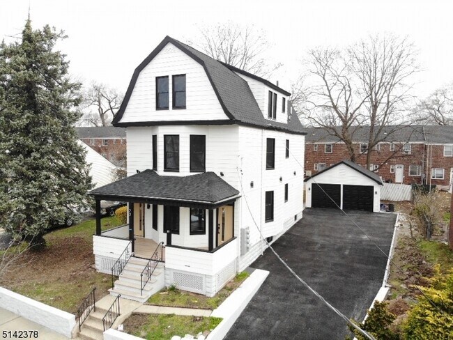 Primary Photo - 20 Parkview Ave