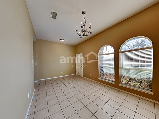 Building Photo - 2036 Hanakoa Falls Dr