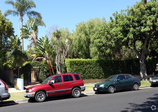 Primary Photo - 702 Lincoln Blvd