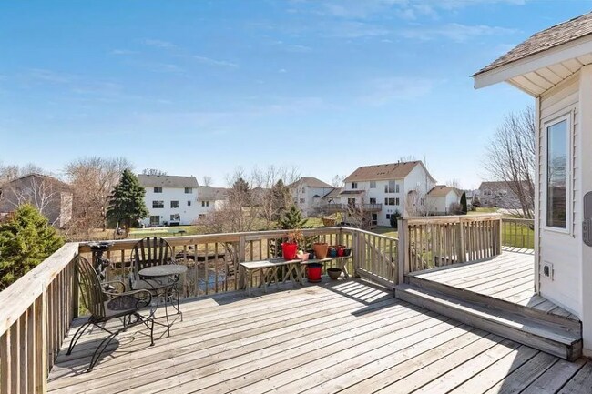 Building Photo - 2142 Groveland Way