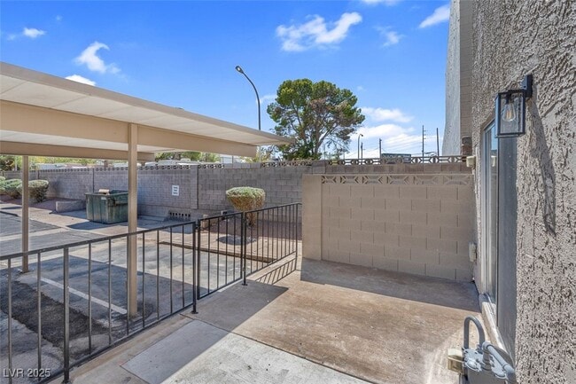 Building Photo - 456 Sellers Pl