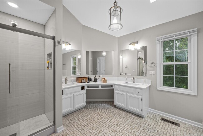 Building Photo - 2231 Remington Dr