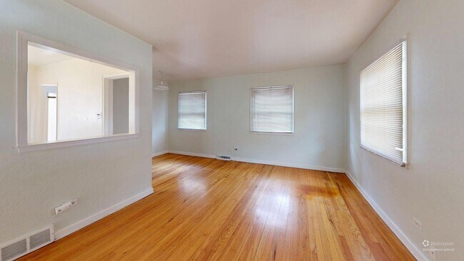 Building Photo - 2525 S Clayton St