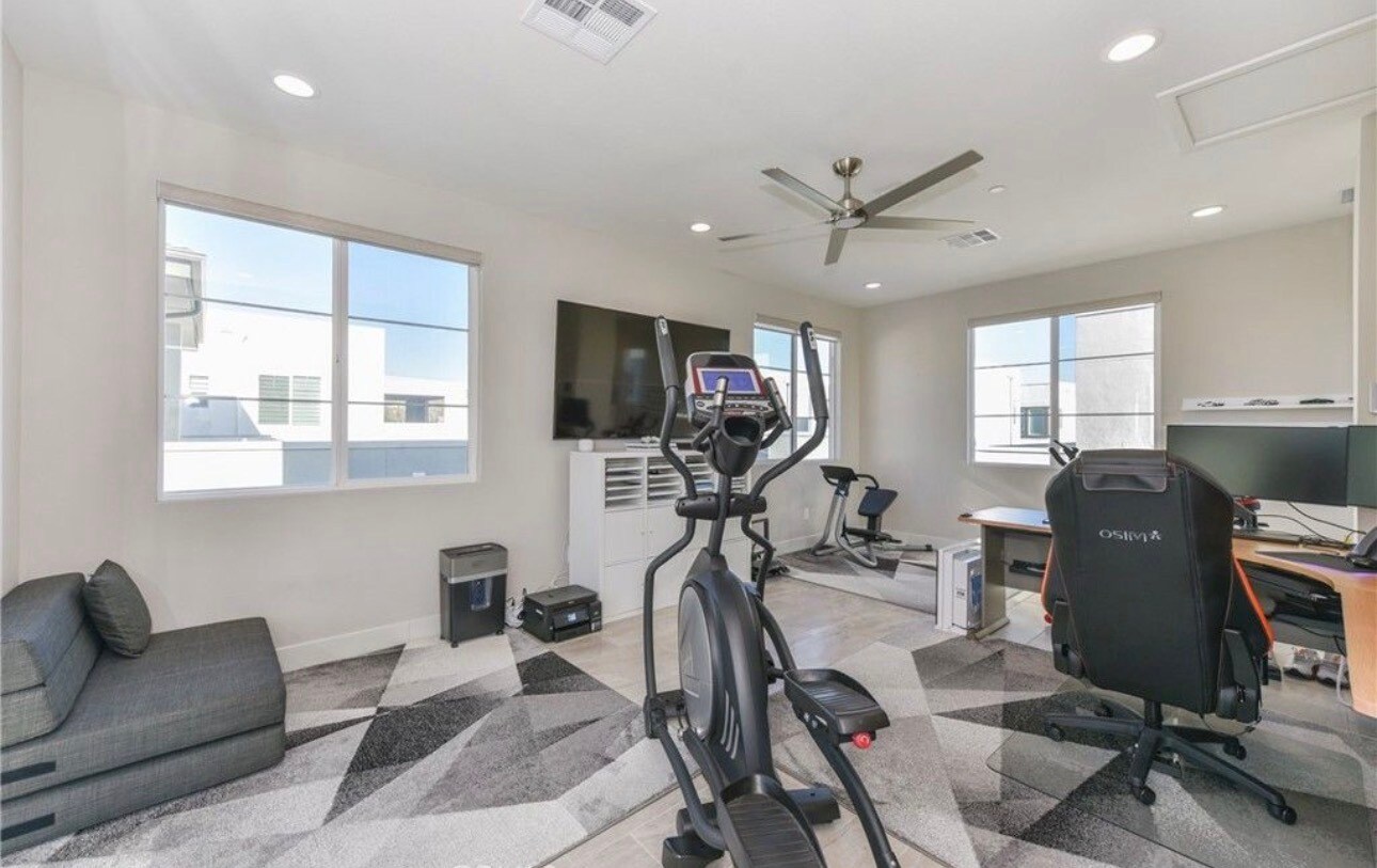 Building Photo - 123 Tenor