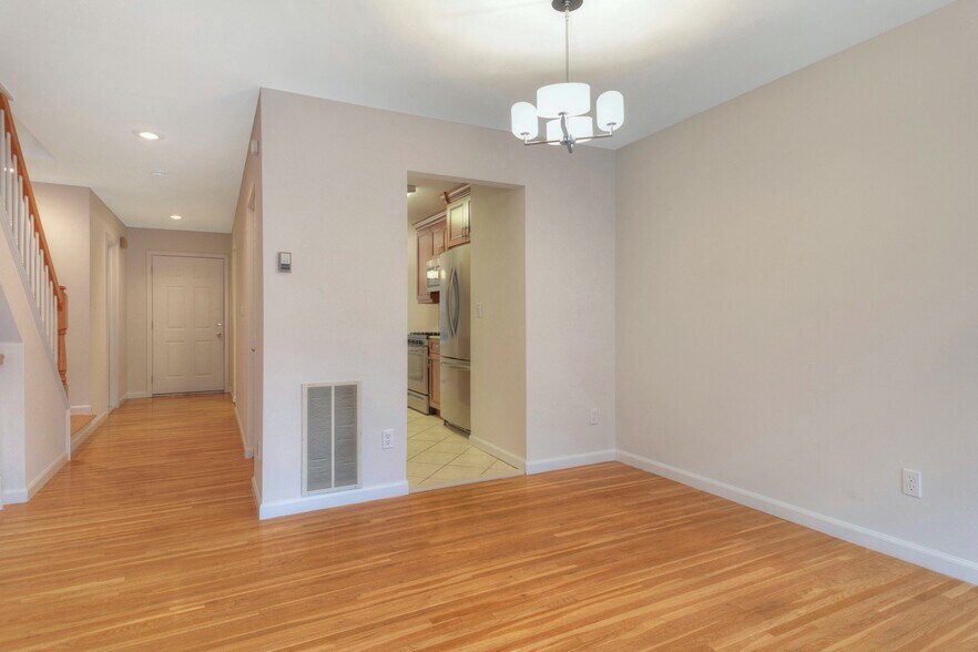 Building Photo - 124 Panorama Dr