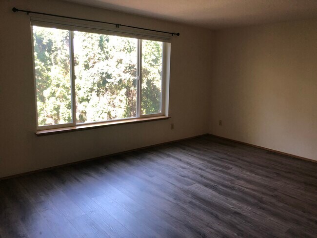 Living Room - Churchill Downs Apartments